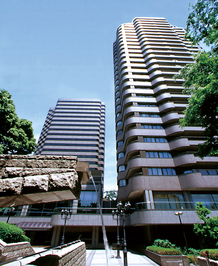 GOTENYAMA TRUST TOWER