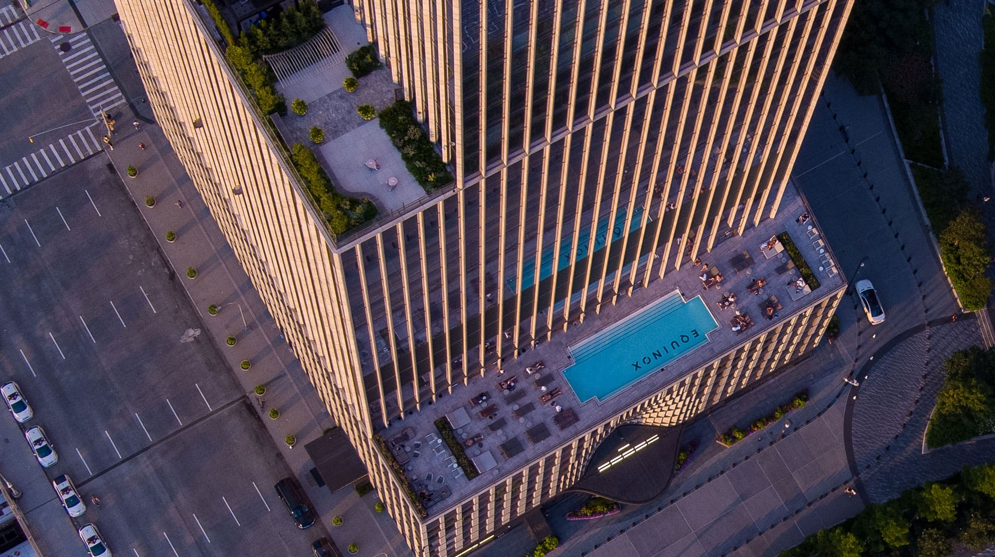 エクイノックス・ホテル