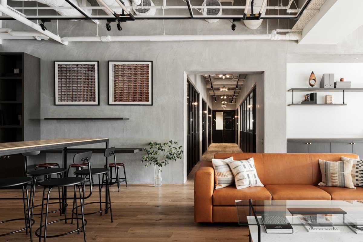 コージーワークス 御殿山オフィス ラウンジのテーブル席